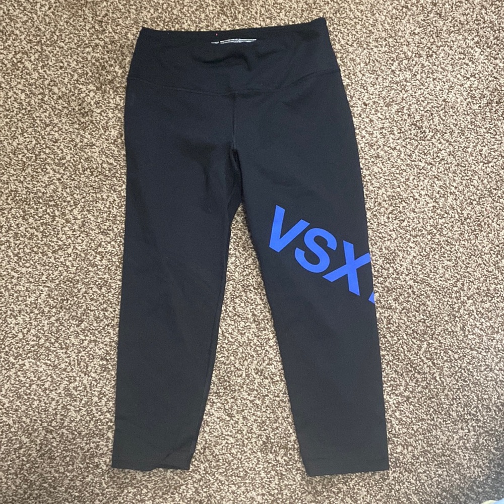 Victoria’s Secret knockout capris